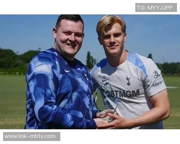 瑞典前锋贝里瓦尔赛后自责错失良机深感负疚